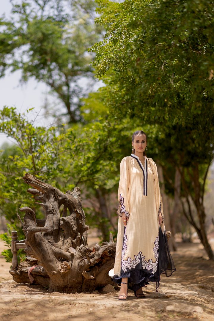 Pearls & Skin Tone - MaisonDuModa 3 Piece Dress