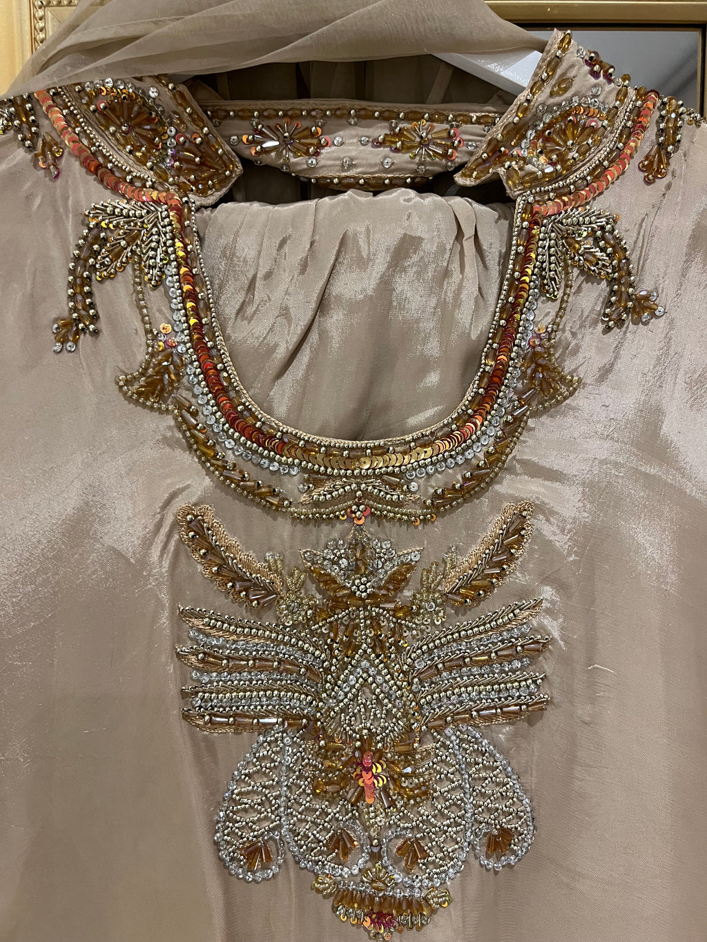 Gold jewel handwork suit !