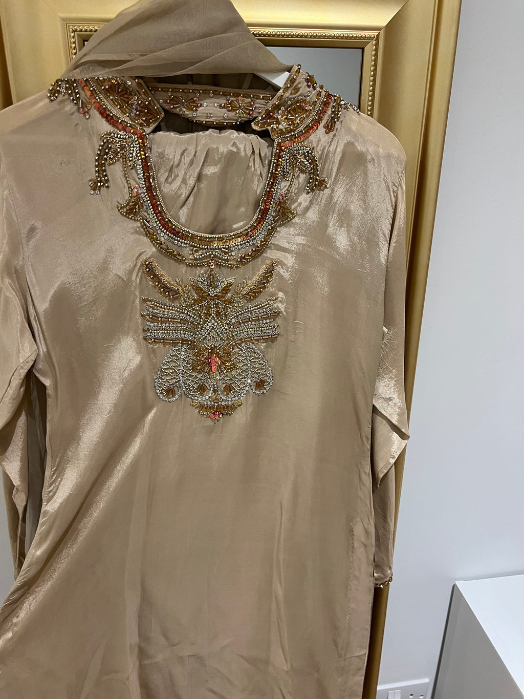 Gold jewel handwork suit !